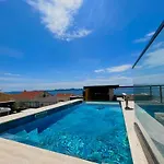 Zados Luxury アパート Kožino